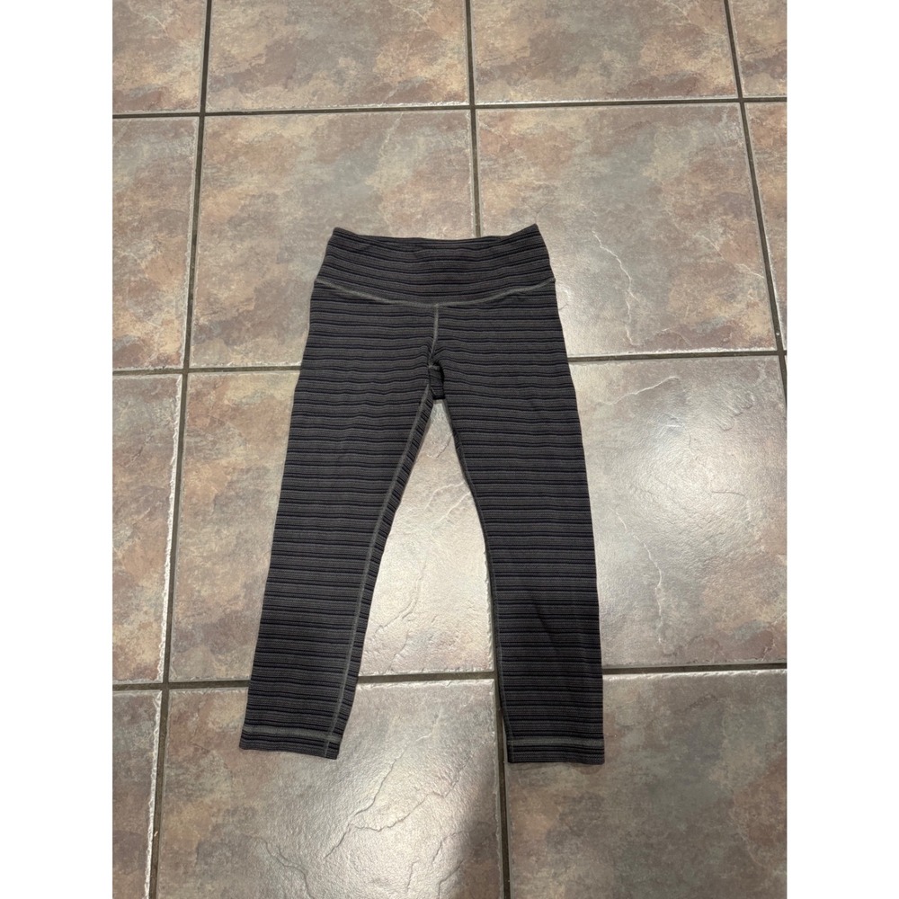 Lululemon Wunder Under Crop Leggings Grey Black Striped Size 4 Yoga Pants